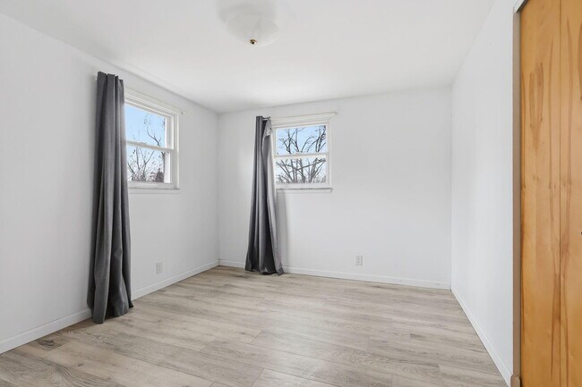 Building Photo - 6382 Houghten Dr