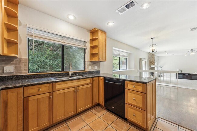 Building Photo - 3609 Peregrine Falcon Dr
