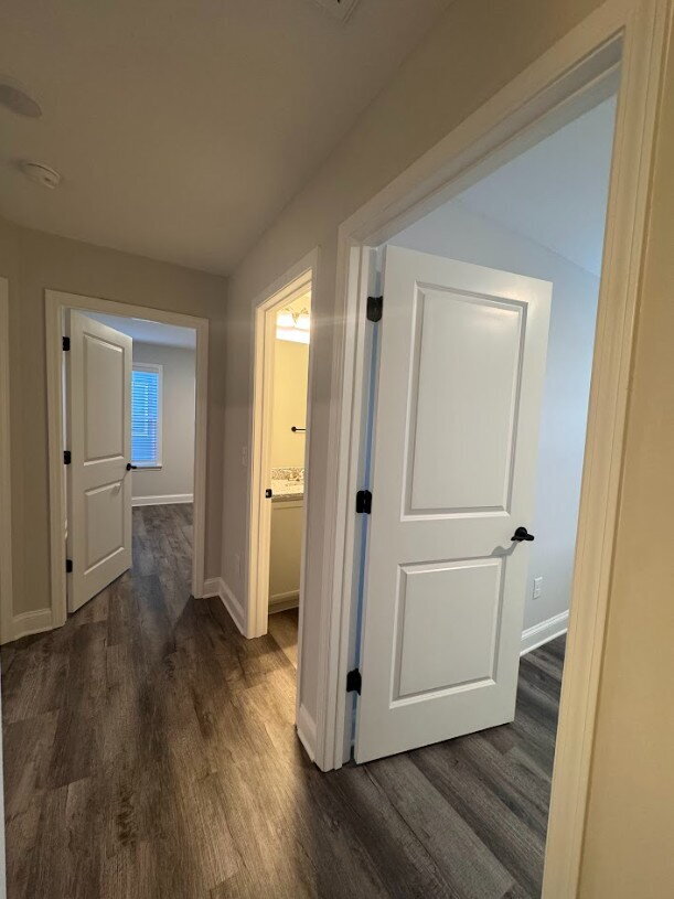 Building Photo - Sign a 12-month lease now and receive the ...