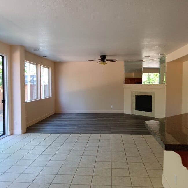 Building Photo - 4629 Palomino Way