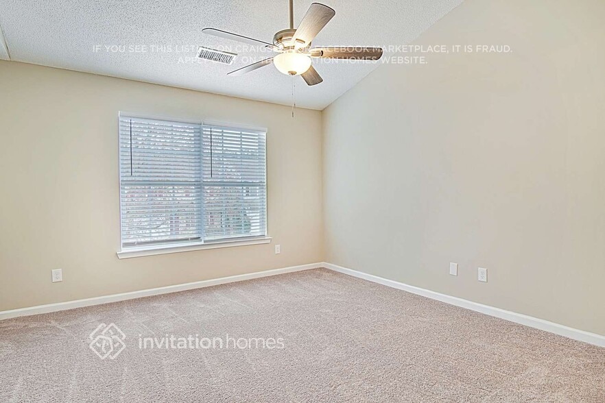 Building Photo - 408 Kendall Ln