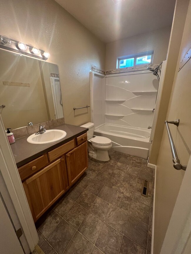 Building Photo - 2301 NE Mary Rose Pl