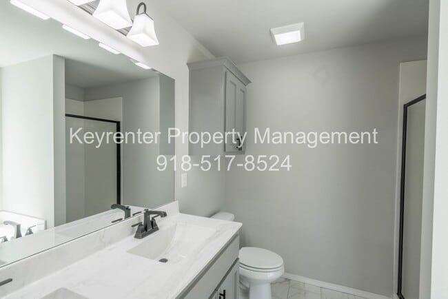 Building Photo - 3 Bed | 2 Bath in Broken Arrow!