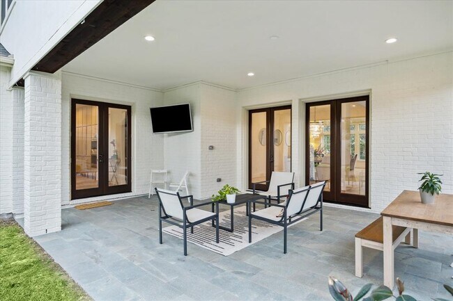 Building Photo - 6206 Piping Rock Ln