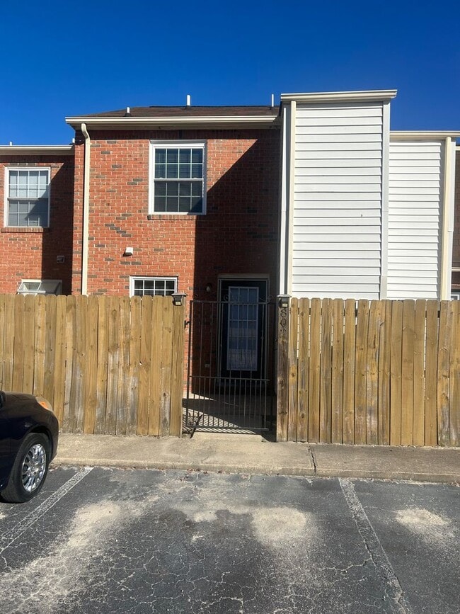 Building Photo - 940-802 Glenn Street, West Columbia, SC 29169