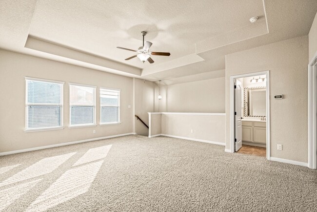 Building Photo - 4 BEDROOM FOR RENT- SEPARATE LIVING AREA - OFFICE