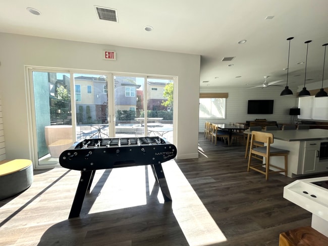 Building Photo - 3 bed, 2.5 bath located in Rancho Cucamonga!