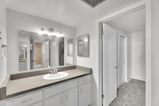 Building Photo - 3737 E Turney Ave