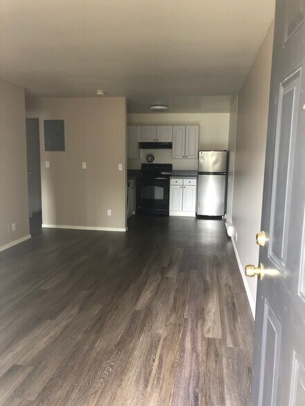 Building Photo - 3601 NE 73rd Pl