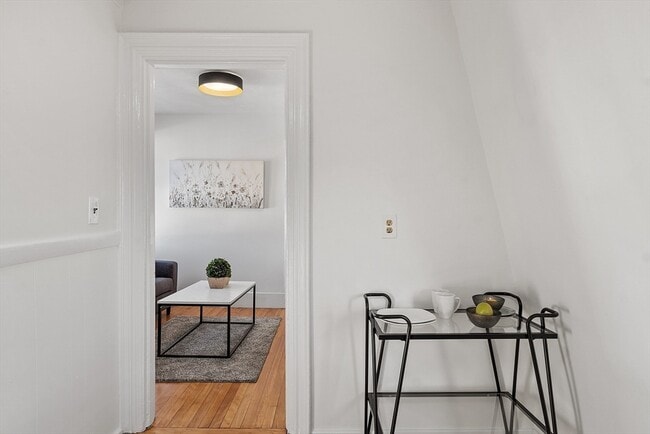 Building Photo - 54 Bonair St