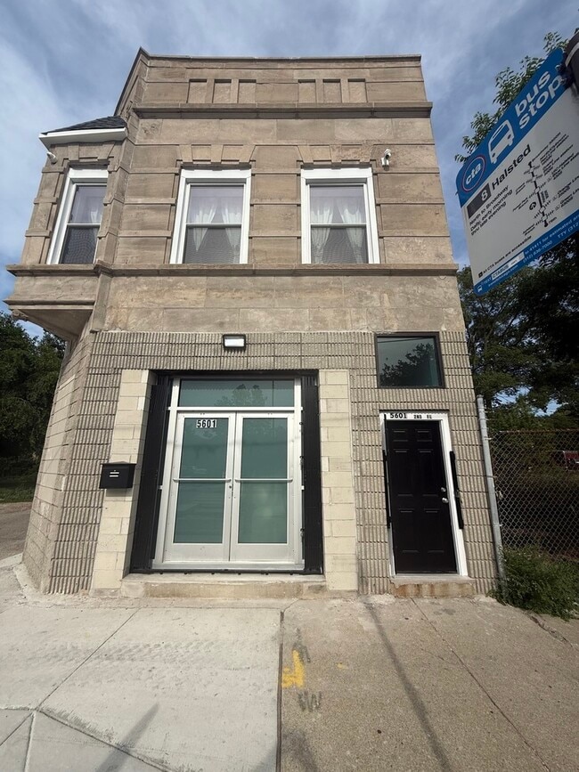 Primary Photo - 5601 S Halsted St