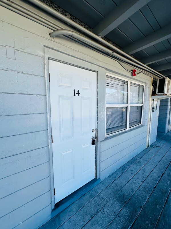 Building Photo - 680 22nd Ave S