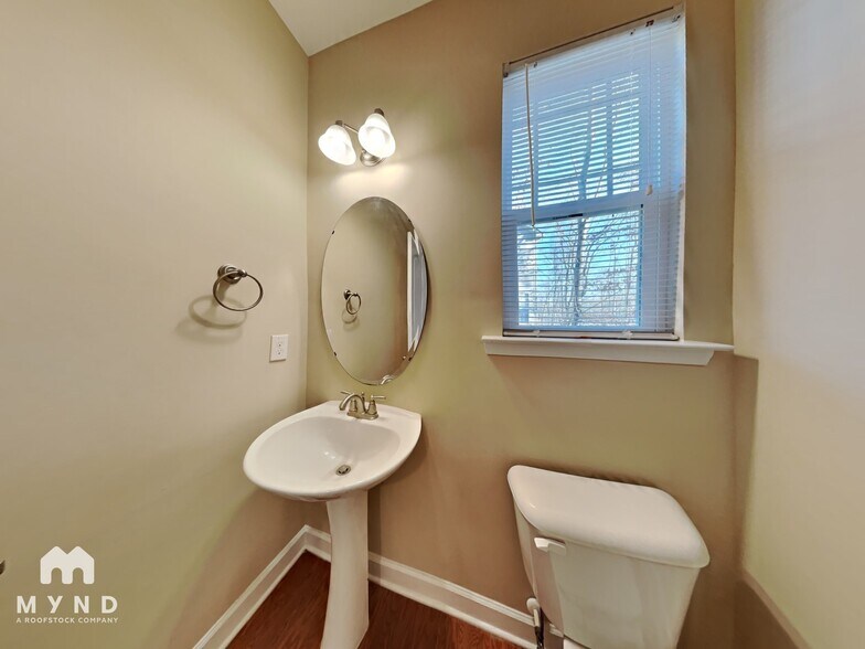 Building Photo - 24 Cedar Grove Ct