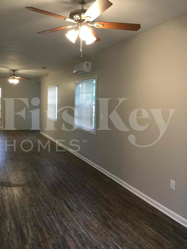 Building Photo - 7925 Indigo St