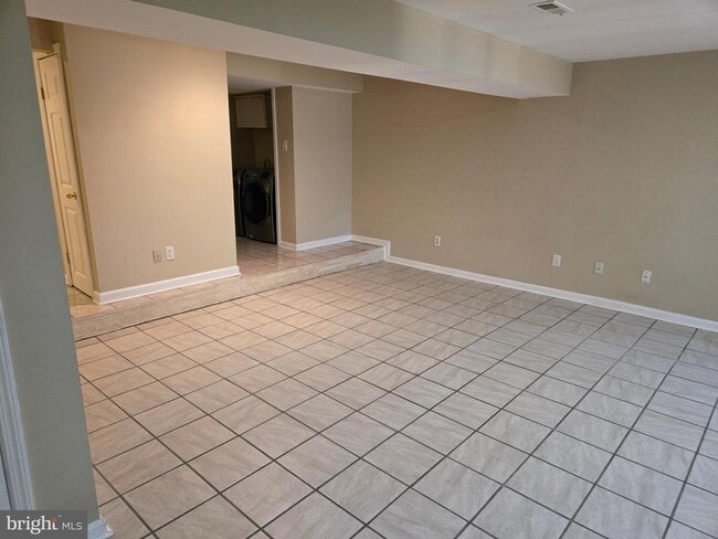 Building Photo - 300 Cinnabar Ln