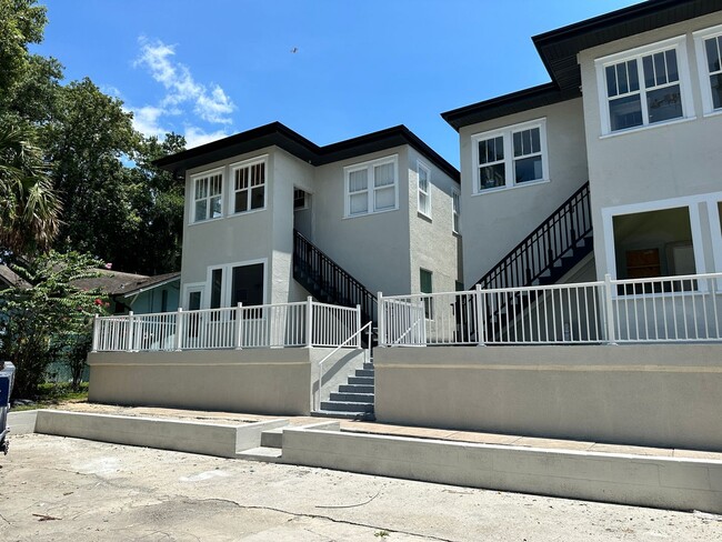 Building Photo - Newly Renovated 1 Bed 1 Bath Leesburg