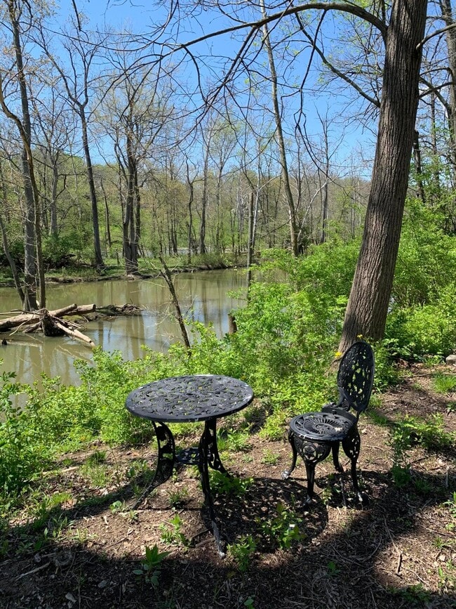 Building Photo - 7049 Riverside Dr