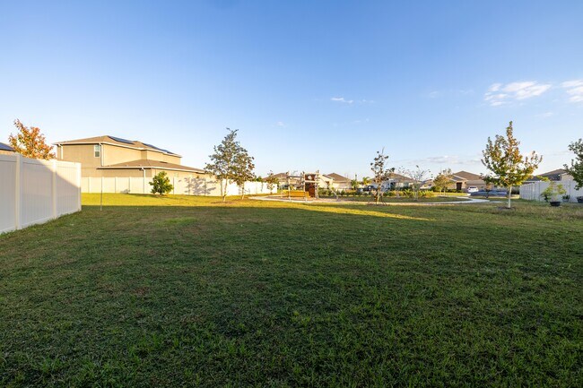 Building Photo - 5071 Four Strand Ct