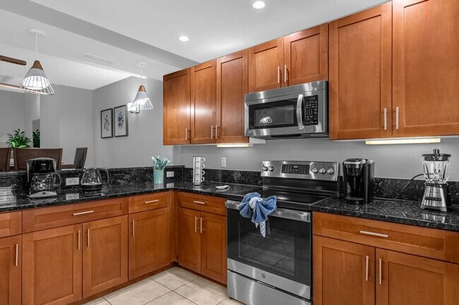 Building Photo - 14590 Damai Ln