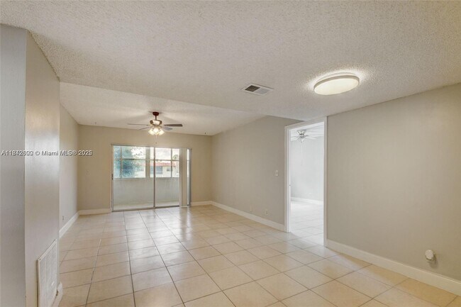Building Photo - 114 Lake Anne Dr