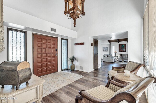 Building Photo - 1401 W Ocotillo Rd
