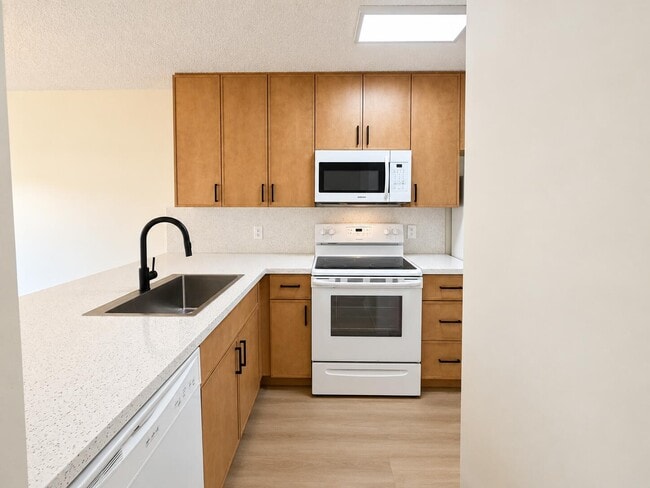Building Photo - 1172 Coral Club Dr