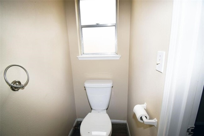 Building Photo - 1806 Cedarwood Ct