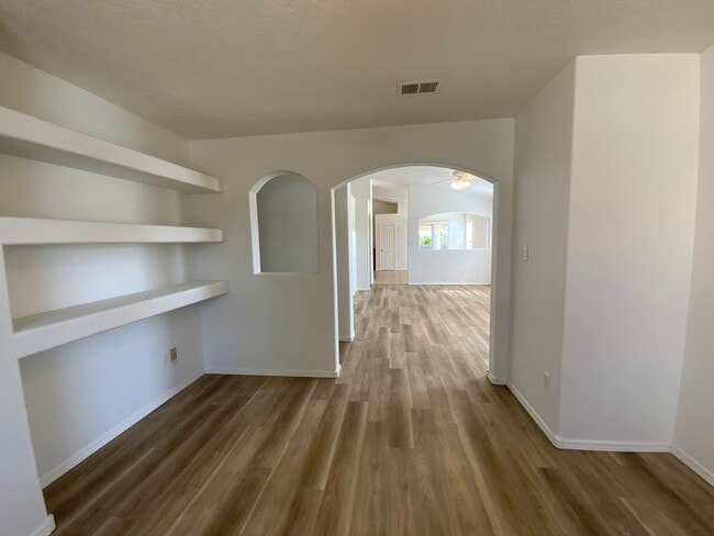 Building Photo - 3 Bedroom Single Story Home Available Near...
