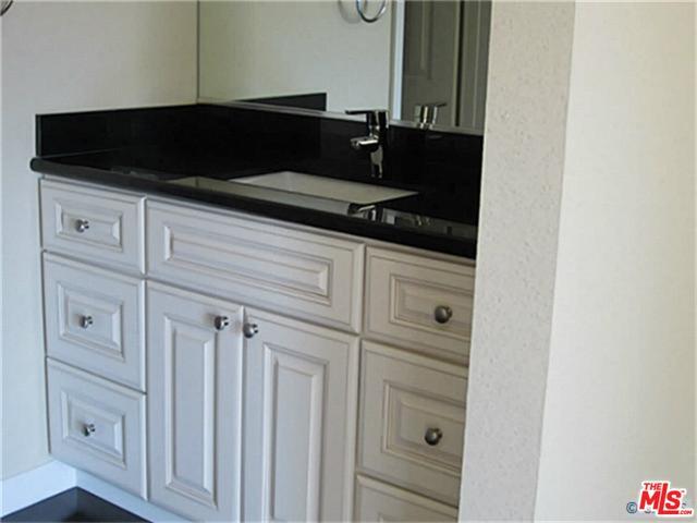 Building Photo - 4209 Vía Arbolada