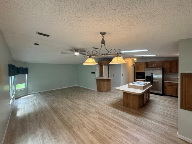 Building Photo - 25704 Oak Alley