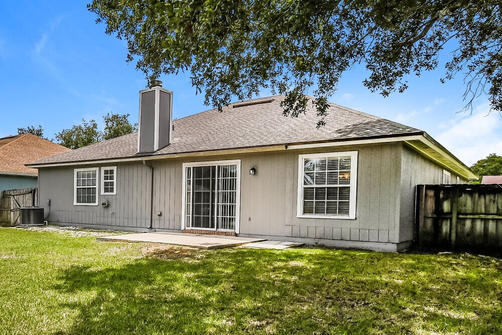 Building Photo - 7957 Macinnes Dr