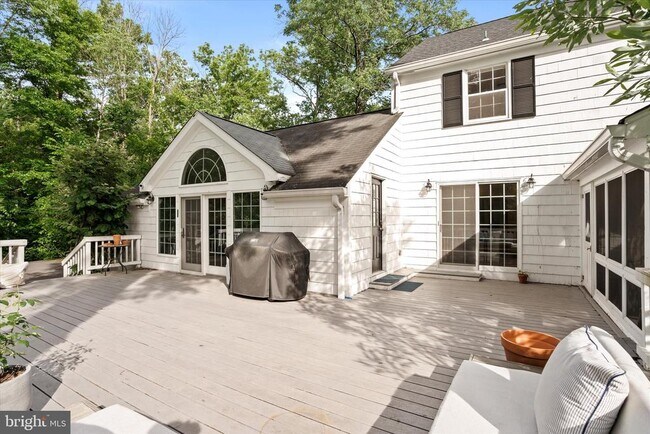 Building Photo - 127 Westerly Rd