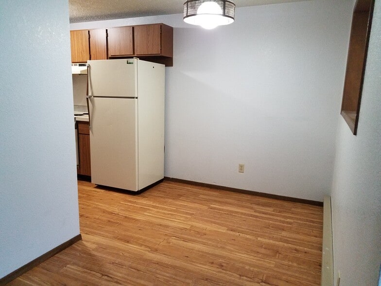 Diningroom - 80 NW Thomas St