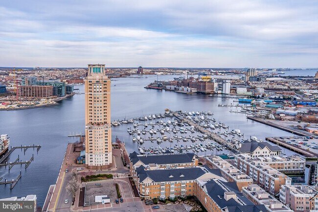 Building Photo - 100 Harborview Dr