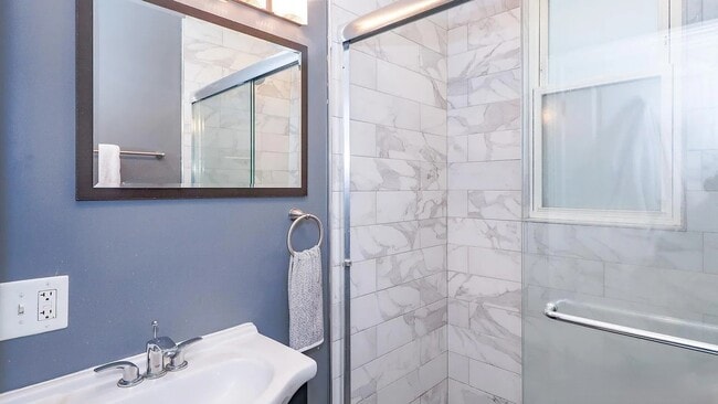 Building Photo - 1938 N Rockwell St