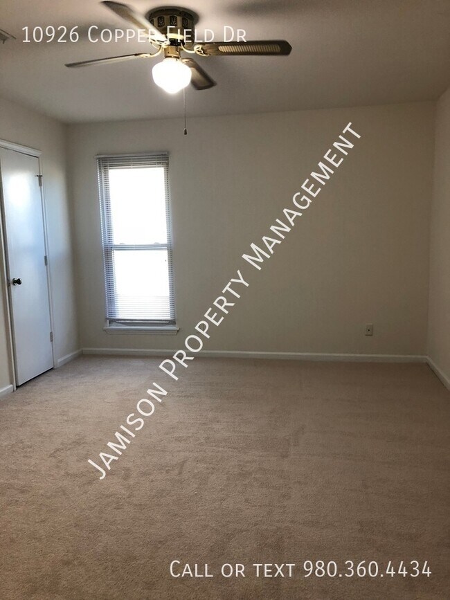 Building Photo - 10926 Copperfield Dr