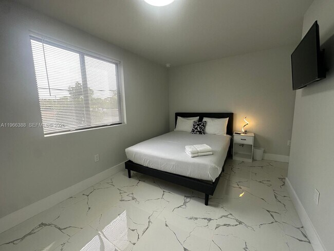 Building Photo - 1074 NW 61st St