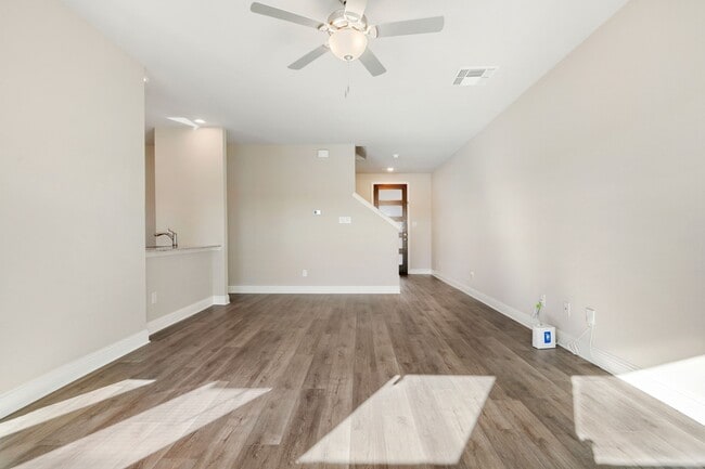 Building Photo - 2041 Layla Dr