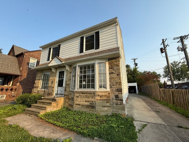 Building Photo - 4018 Bushnell Rd