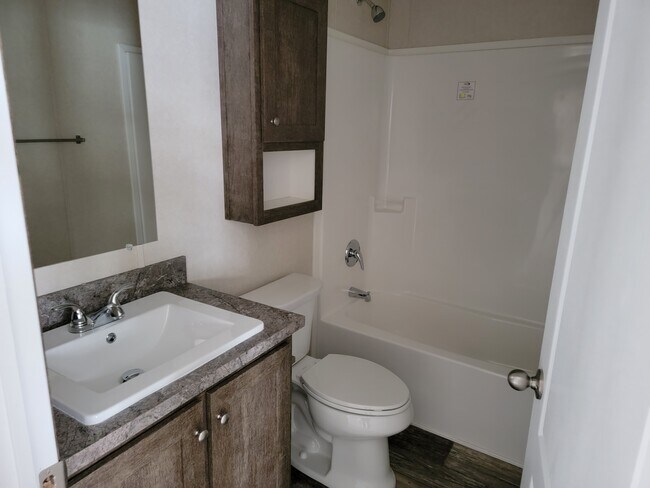 Building Photo - 112 Sheppard Ave