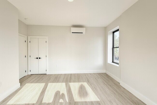 Building Photo - 103 Bostwick Ave