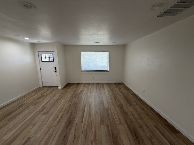 Building Photo - 4502 Jordan Ave