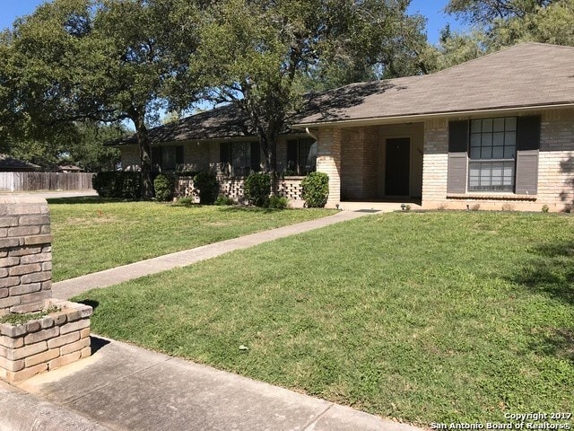 Building Photo - 13851 Susancrest Dr