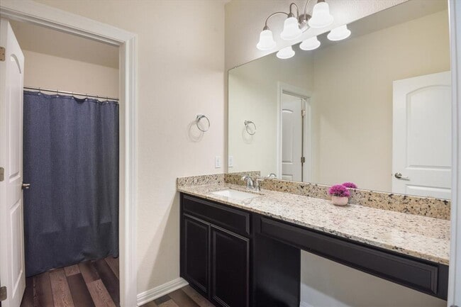 Building Photo - 210 Zuma Dr