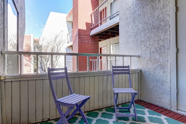 Building Photo - 3115 Helms St