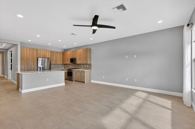 Building Photo - 12719 SW Blue Mangrove Pkwy