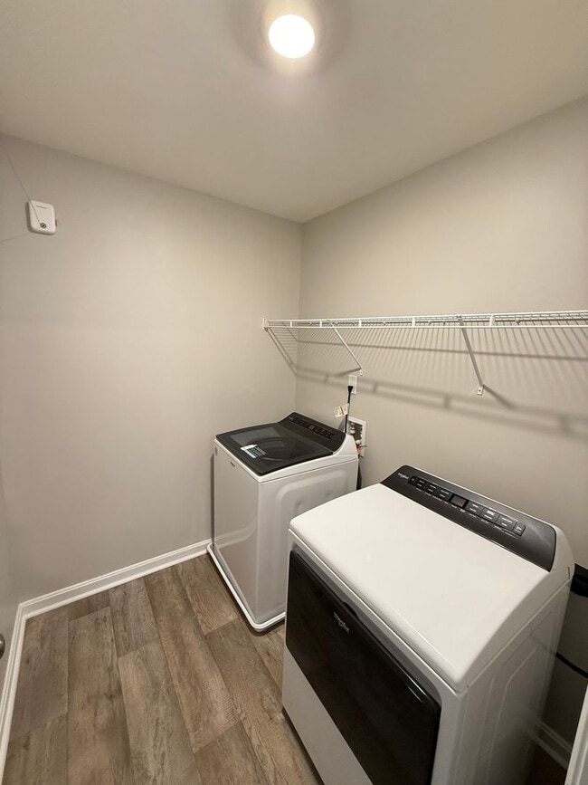 Building Photo - Rivergate