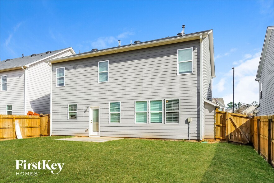 Building Photo - 2061 Chesley Dr