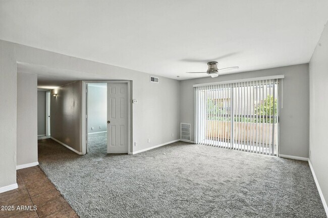 Building Photo - 8055 E Thomas Rd