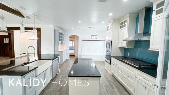 Building Photo - 13504 Rock Canyon Rd